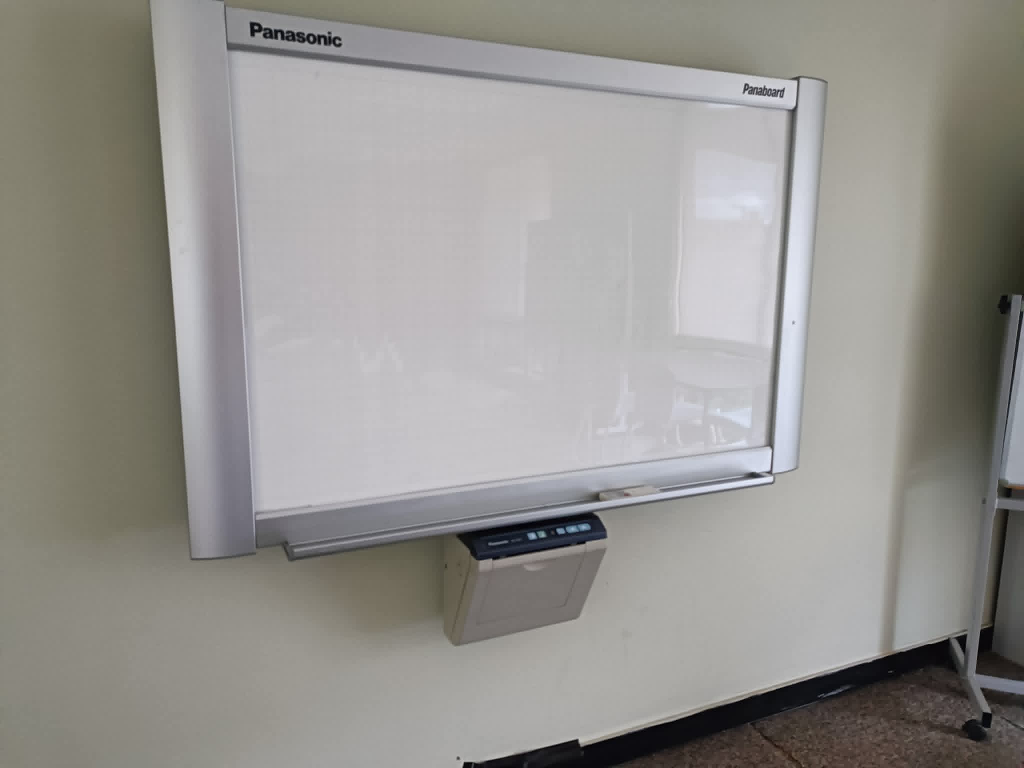 boardroom_electric_whiteboard.jpg